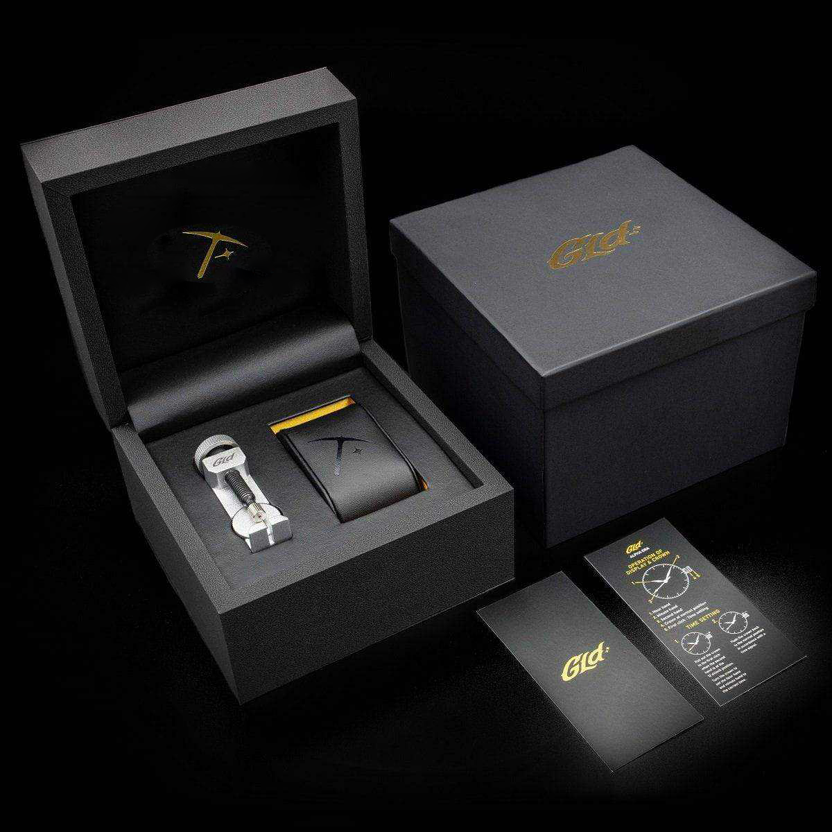 39MM Visionary Plain Case & Green Dial Watch - Yellow Gold