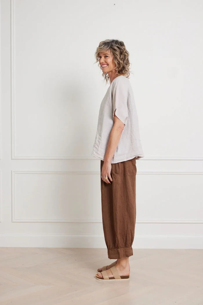 Montaigne - Desi Linen Pants with Back Pockets