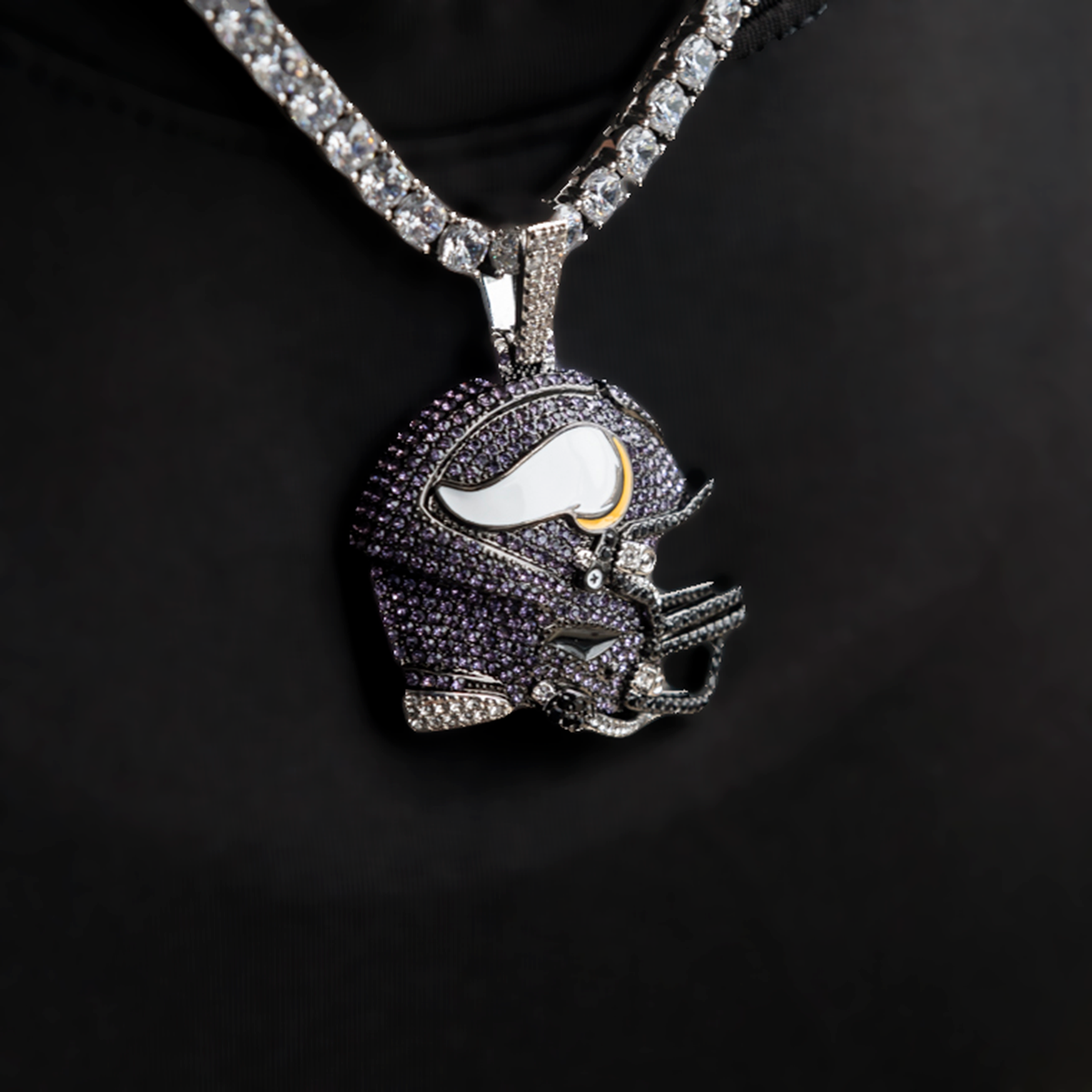 2025 Minnesota Vikings Team Helmet Pendant - White Gold