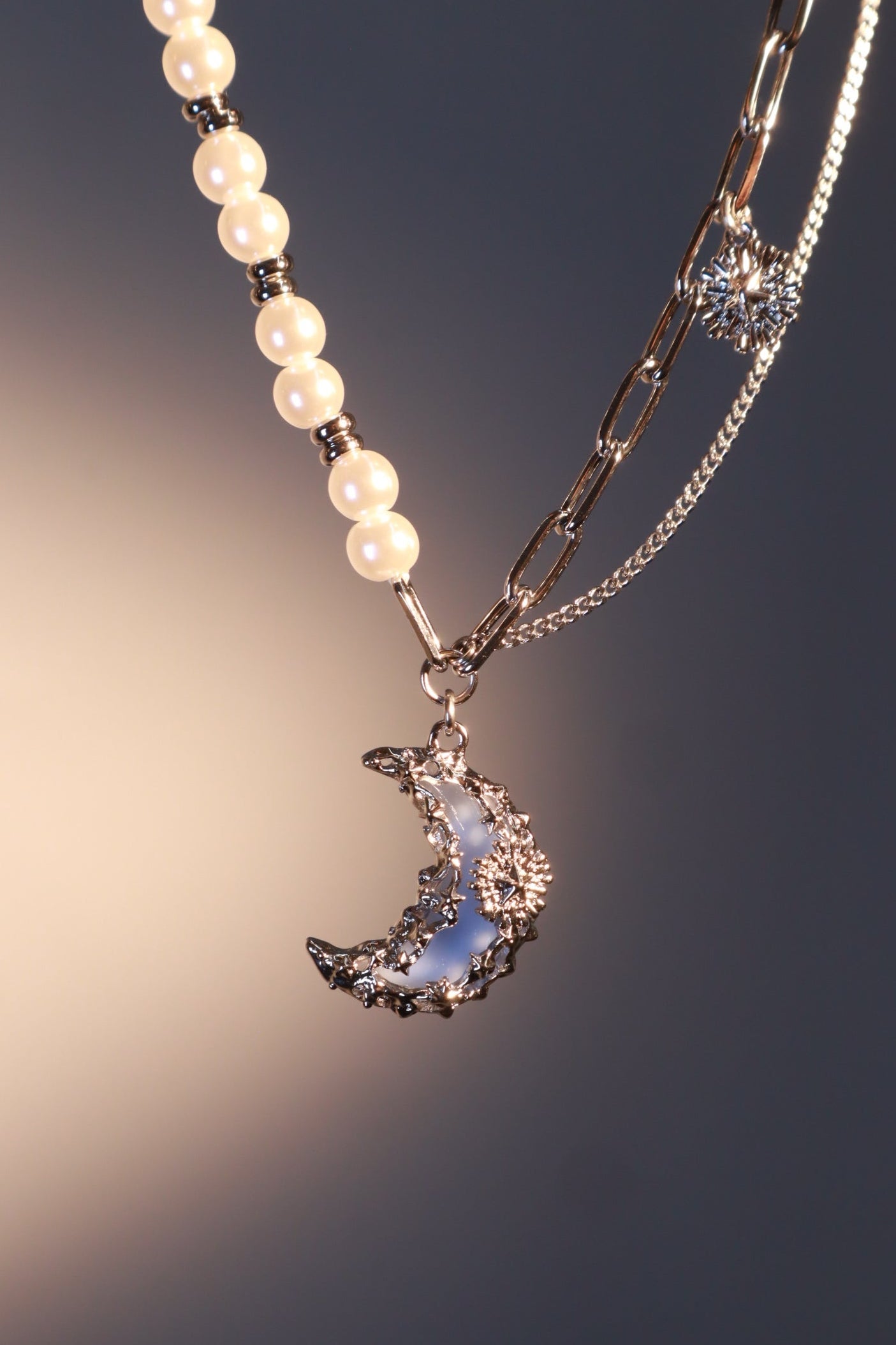 Moon Resin Pearls Necklace