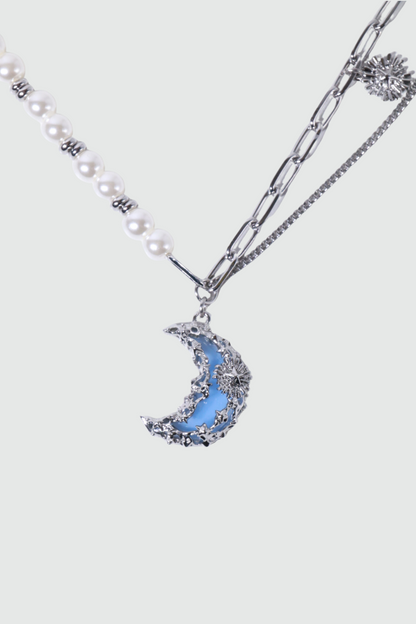 Moon Resin Pearls Necklace