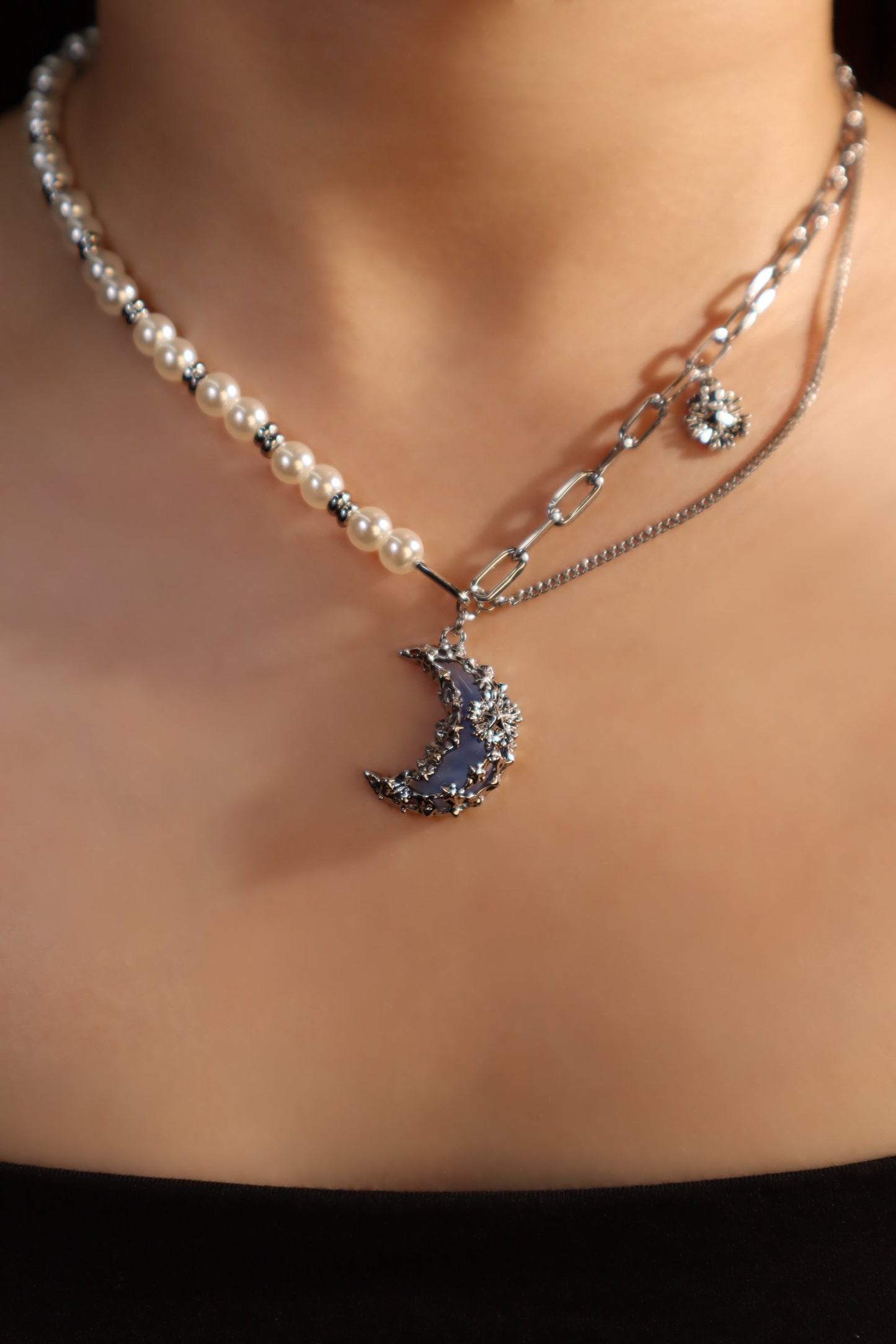 Moon Resin Pearls Necklace