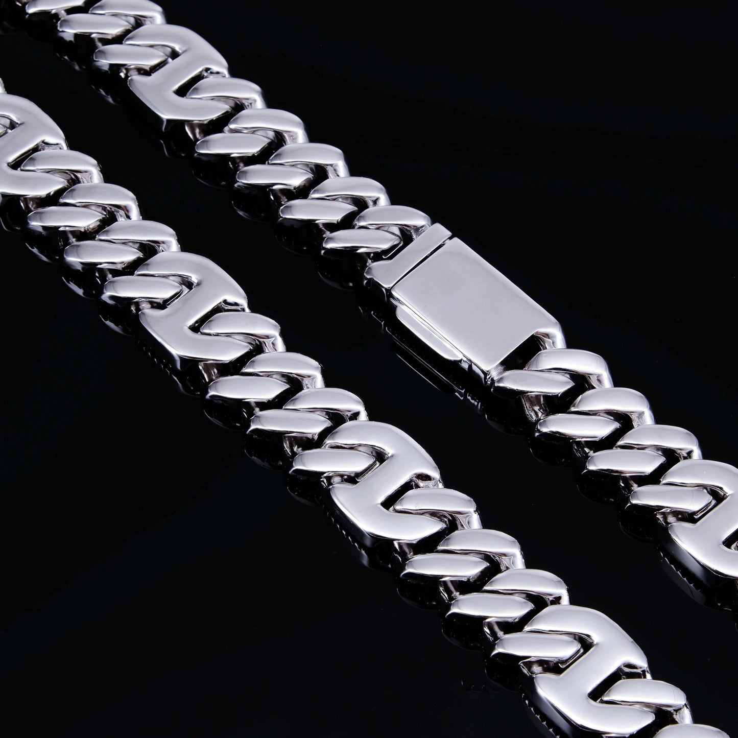 15mm Prong Baguette Curb Chain White Gold