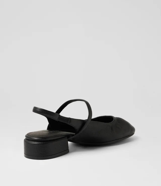 Django & Juliette - Varka Leather Sandal - Black
