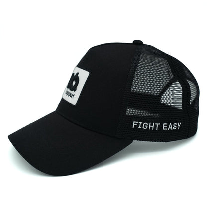 IQ Mesh Cap Black/White – Seitenansicht mit Fight-Easy-Schriftzug