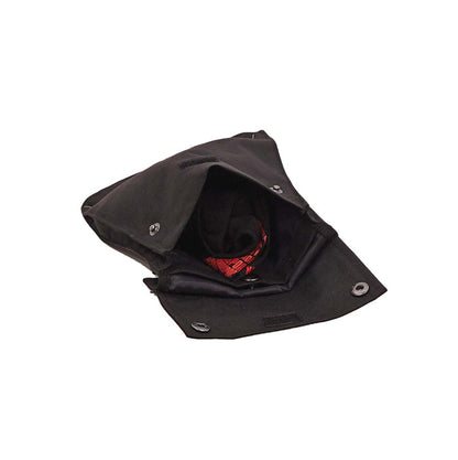Modulare Futtertasche an IQ Dogsport Trainingsbekleidung im Unterordnungstraining mit Malinois