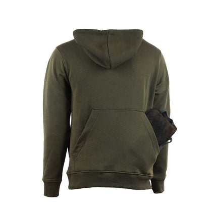 Hundeführer in funktionalem Trainings-Hoodie belohnt Hund in der Unterordnung