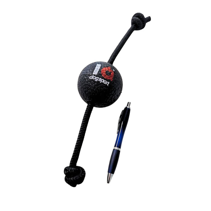 UnbreakaBall – Größenvergleich mit Stift