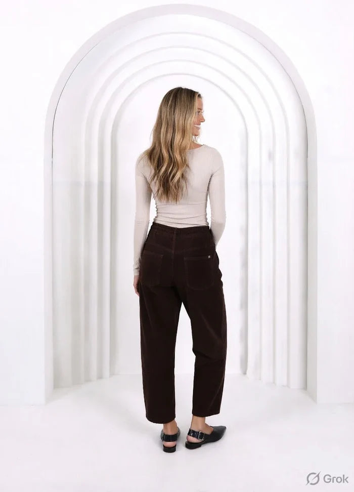 Monaco - Leo Barrel Cord Jeans | Chocolate