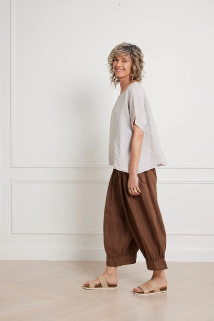 Montaigne - Desi Linen Pants with Back Pockets