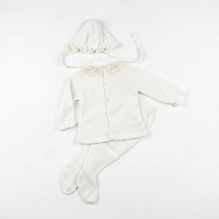 Newborn White with Beige Lace Bow Set 3 Pieces — view 3 — handcrafted in Spain — AGÜ Baby